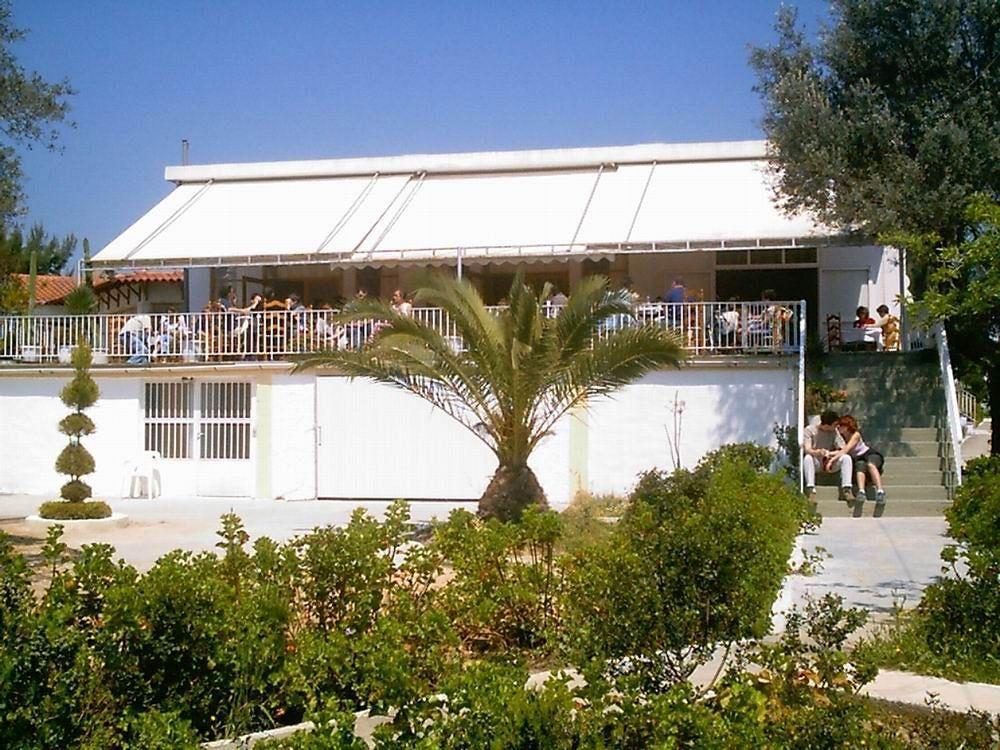 Hotel Petit Village Eretria  Exterior photo