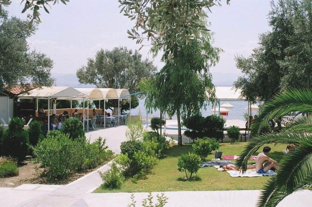 Hotel Petit Village Eretria  Exterior photo