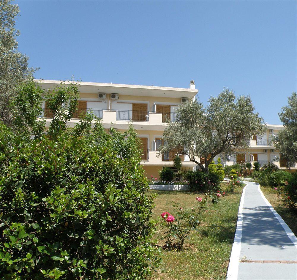 Hotel Petit Village Eretria  Exterior photo