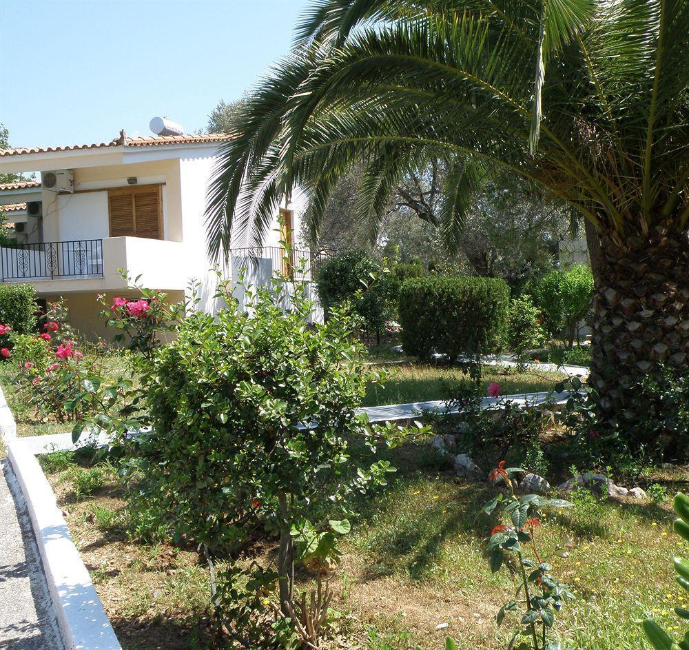 Hotel Petit Village Eretria  Exterior photo