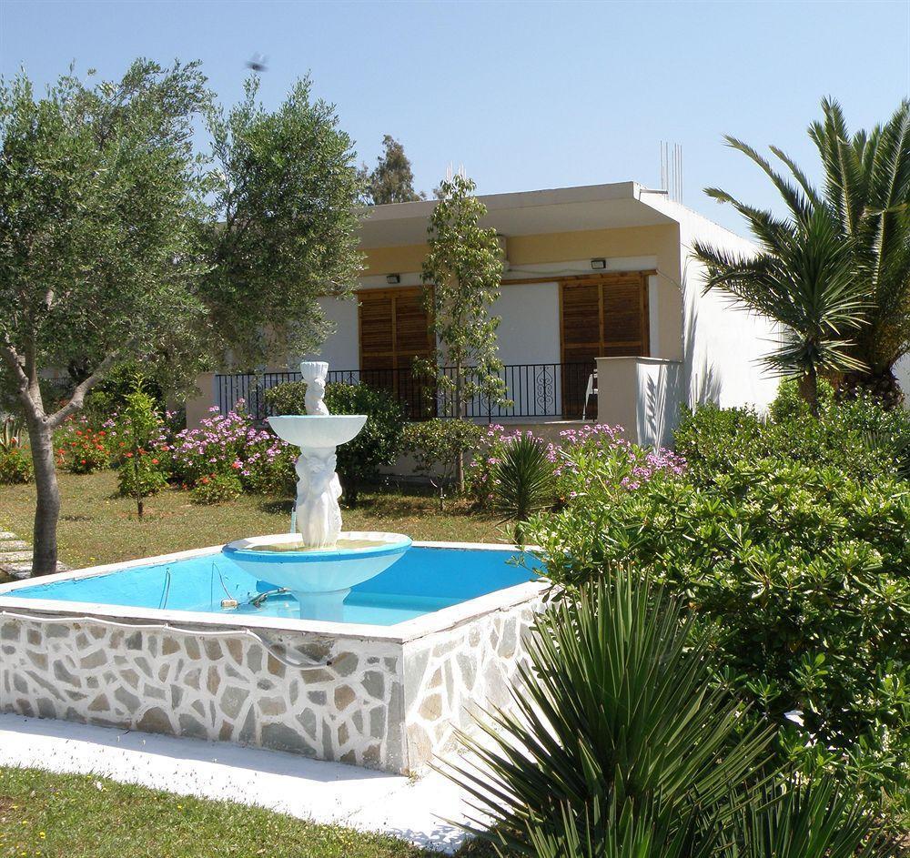 Hotel Petit Village Eretria  Exterior photo