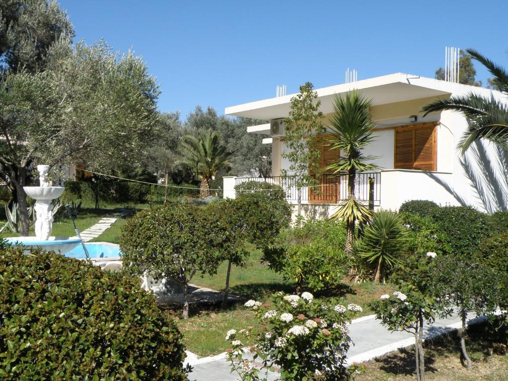 Hotel Petit Village Eretria  Exterior photo